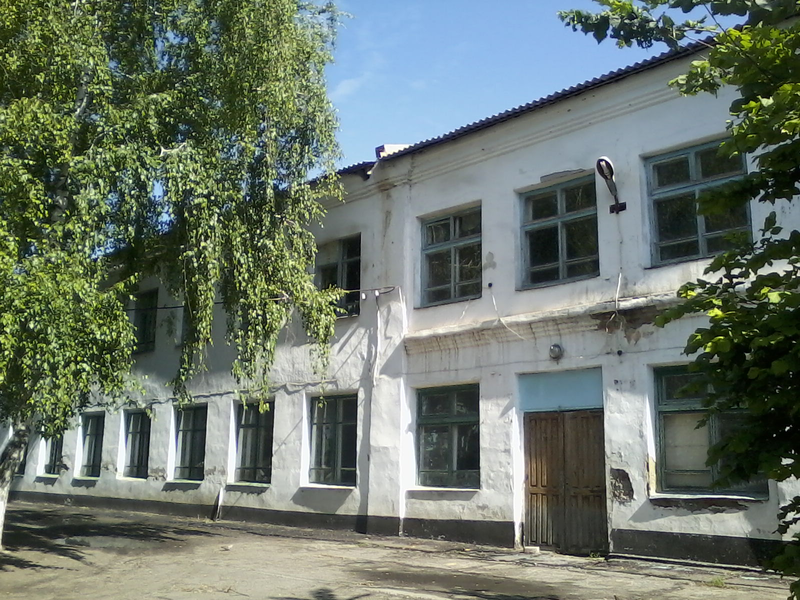 Здание бывшей школы.